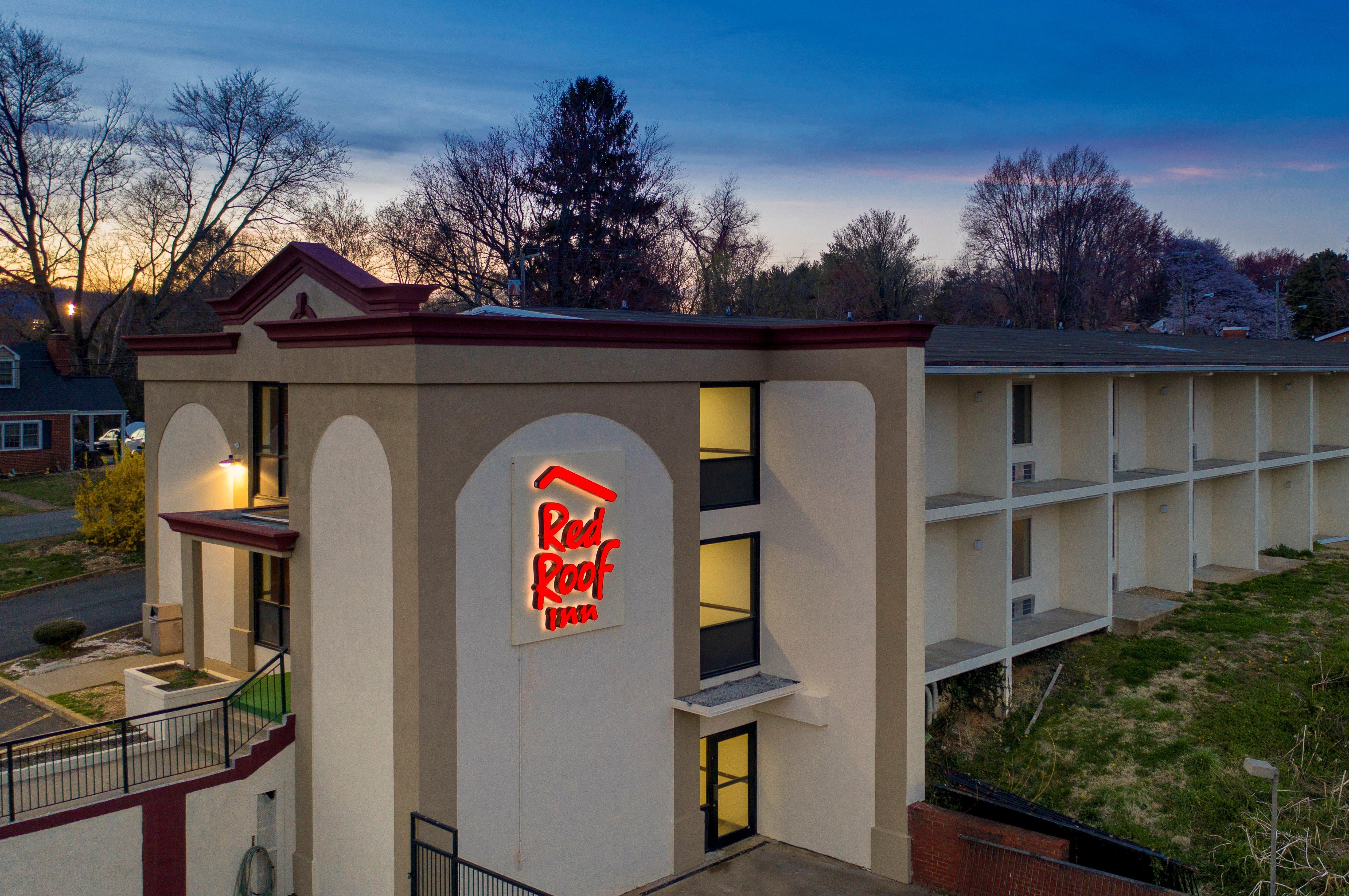 Red Roof Inn Уоррентон Экстерьер фото